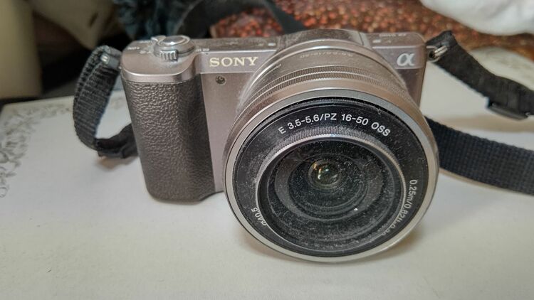 SONY　α5100（カメラ）の商品画像 - 査定依頼日：2025年10月18日 - 最高査定価格：12,000円