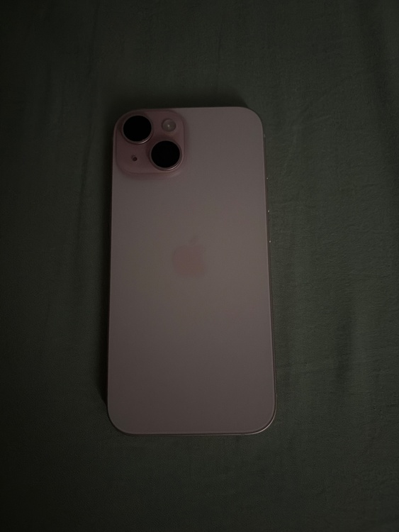 iPhone iPhone 15 128GB Softbank（スマホ）の商品画像 - 査定依頼日：2026年8月9日 - 最高査定価格：70,000円