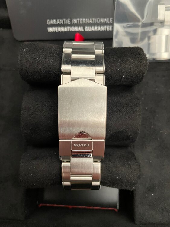 チューダー ブラックベイ （高級時計）の商品画像 - 査定依頼日：2025年4月30日 - 最高査定価格：490,000円