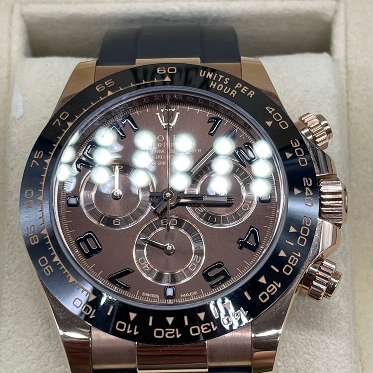 ロレックス デイトナ 116515ln（高級時計）の商品画像 - 査定依頼日：2025年4月15日 - 最高査定価格：5,000,000円