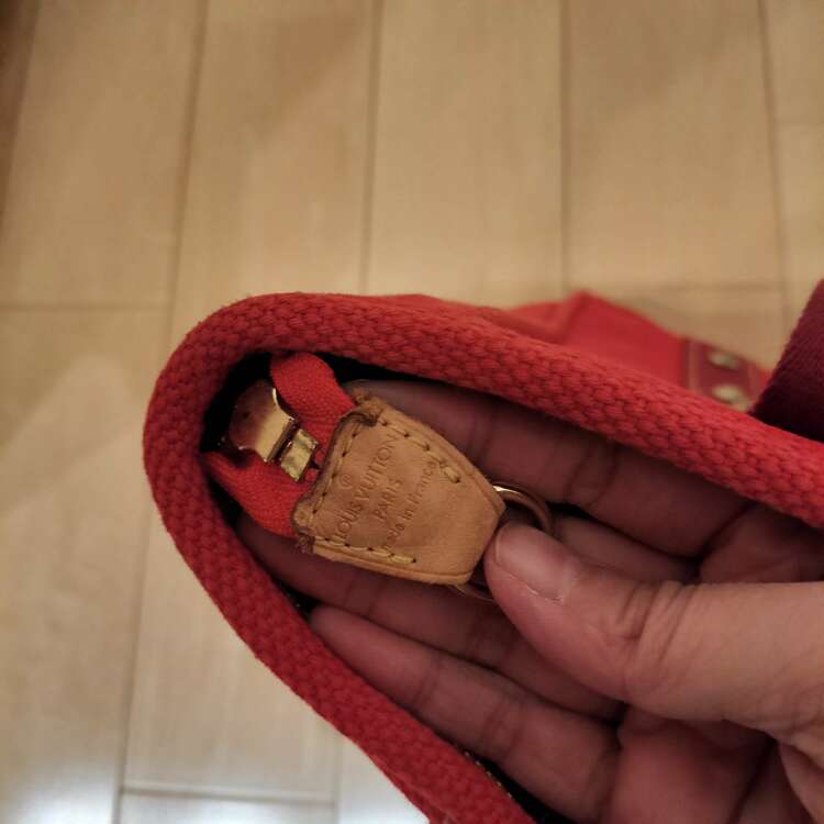 トートバッグ アンティグア カバMM ルージュ（ブランドバッグ）の商品画像 - 査定依頼日：2025年5月7日 - 最高査定価格：10,000円