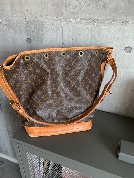 バケツ型（ブランドバッグ）の商品画像 - 査定依頼日：2025年6月7日 - 最高査定価格：50,000円