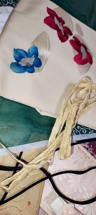 帯紐足袋　薄い着物（着物）の商品画像 - 査定依頼日：2025年8月20日 - 最高査定価格：100,000円