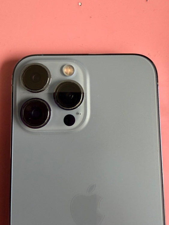 iPhone iPhone 13 Pro Max 128GB docomo（スマホ）の商品画像 - 査定依頼日：2026年6月5日 - 最高査定価格：60,000円