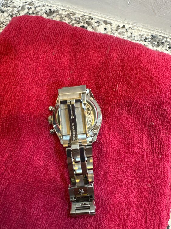 クロノマスタースポーツピンク（高級時計）の商品画像 - 査定依頼日：2024年2月22日 - 最高査定価格：1,000,000円