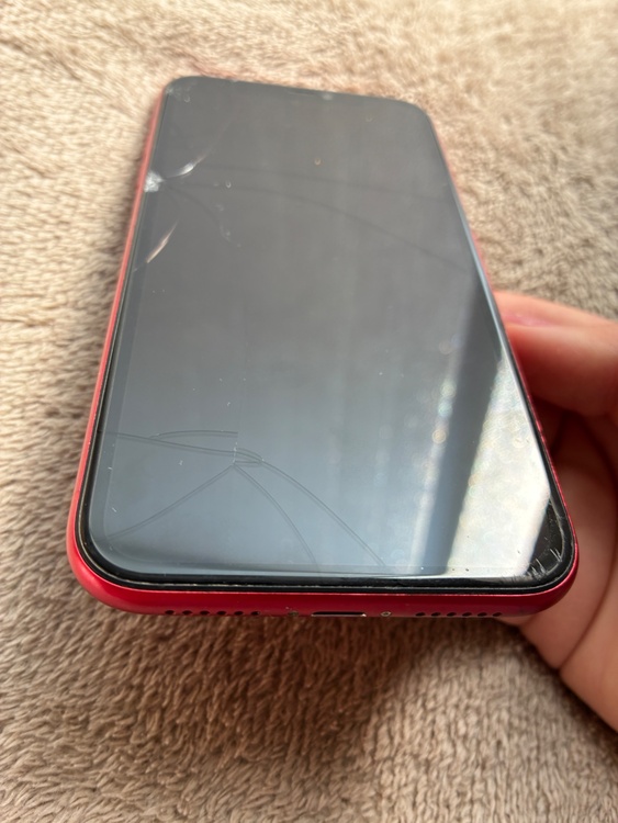 iPhone11 128GB docomo（スマホ）の商品画像 - 査定依頼日：2026年3月30日 - 最高査定価格：15,000円