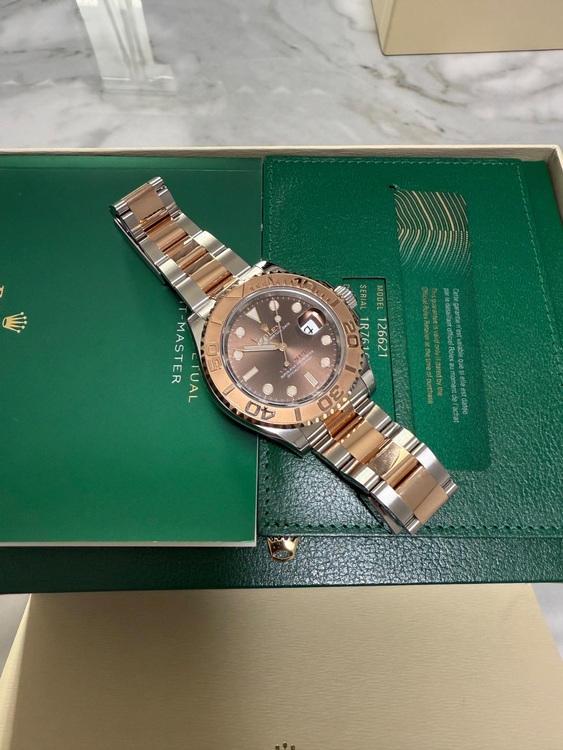 ヨットマスター40（高級時計）の商品画像 - 査定依頼日：2025年9月21日 - 最高査定価格：2,400,000円