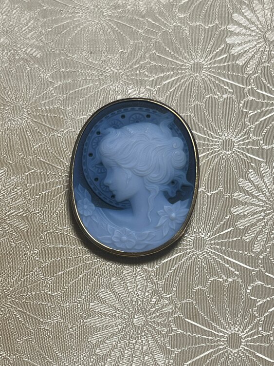 カメオブローチ／K18（宝石）の商品画像 - 査定依頼日：2024年12月18日 - 最高査定価格：30,000円