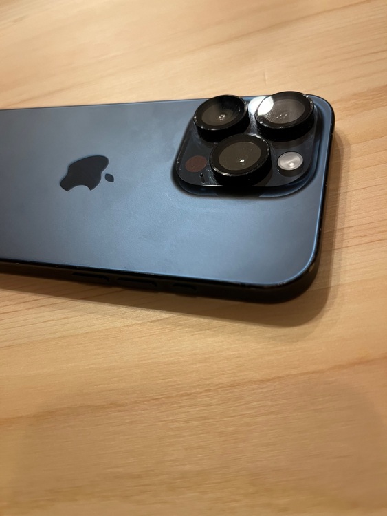 iPhone 15 Pro 128GB SIMフリー（スマホ）の商品画像 - 査定依頼日：2025年8月11日 - 最高査定価格：75,000円