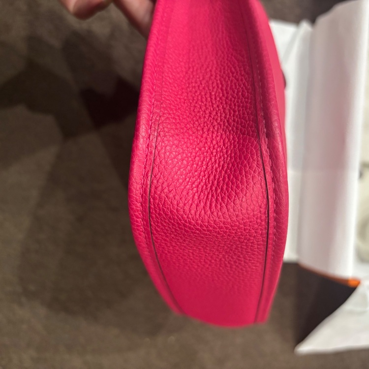 エヴリン tpm ローズメキシコ（ブランドバッグ）の商品画像 - 査定依頼日：2025年11月27日 - 最高査定価格：270,000円