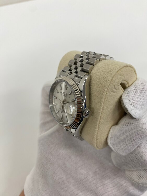 デイトジャスト36 フルーテッドジュビリー（シルバー文字盤）（高級時計）の商品画像 - 査定依頼日：2025年1月20日 - 最高査定価格：1,720,000円