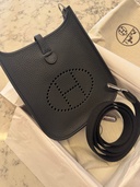 黒小さい方（ブランドバッグ）の商品画像 - 新品 - 査定完了日：2026.04.05 - 最高査定価格：450,000円