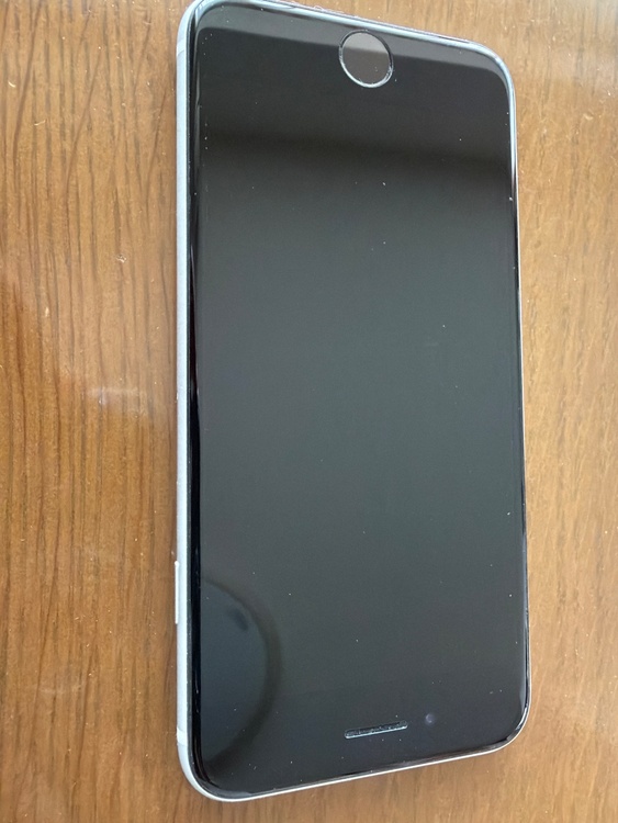 iPhoneSE2-128w（スマホ）の商品画像 - 査定依頼日：2026年3月22日 - 最高査定価格：15,000円