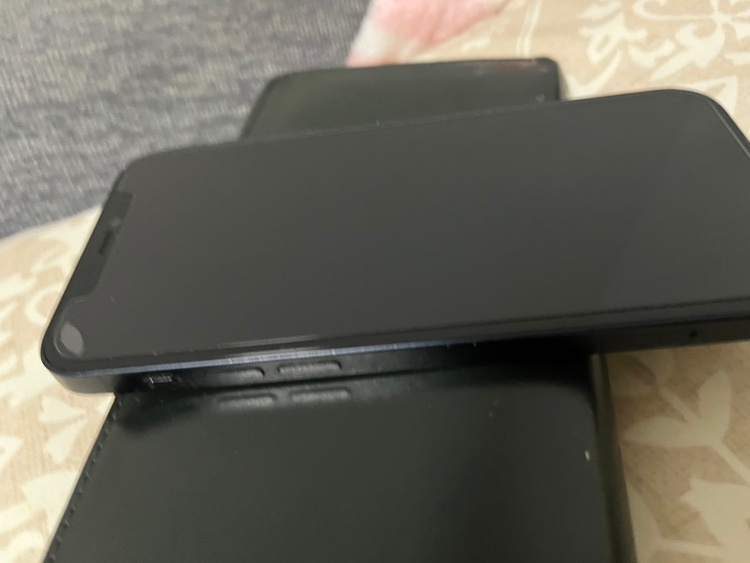 iPhone iPhone 12 64GB SIMフリー（スマホ）の商品画像 - 査定依頼日：2026年8月8日 - 最高査定価格：18,000円