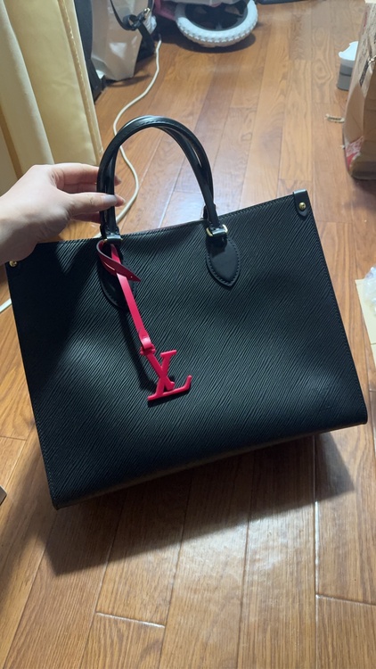 ルイヴィトン エピ （ブランドバッグ）の商品画像 - 査定依頼日：2026年3月16日 - 最高査定価格：200,000円