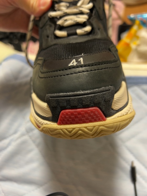 バレンシアガ  （ブランドバッグ）の商品画像 - 査定依頼日：2025年10月17日 - 最高査定価格：18,000円