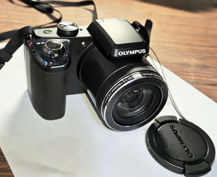 オリンパスSTYLUS SP-820UZブラック（カメラ）の商品画像 - 査定依頼日：2025年4月3日 - 最高査定価格：7,000円