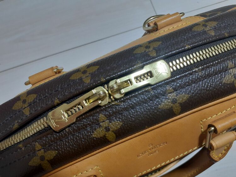 トゥルーヴィル（ブランドバッグ）の商品画像 - 査定依頼日：2025年11月15日 - 最高査定価格：70,000円