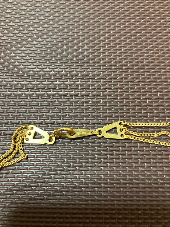 3連ネックレス（金・貴金属）の商品画像 - 査定依頼日：2025年4月29日 - 最高査定価格：224,000円