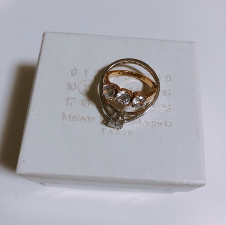 メゾン マルタン マルジェラ イミテーション ダイアモンド ダブル リング ゴー（金・貴金属）の商品画像 - 査定依頼日：2026年5月5日 - 最高査定価格：10,000円