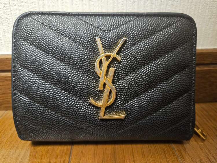 財布（ブランド財布・小物）の商品画像 - 査定依頼日：2025年4月6日 - 最高査定価格：10,000円