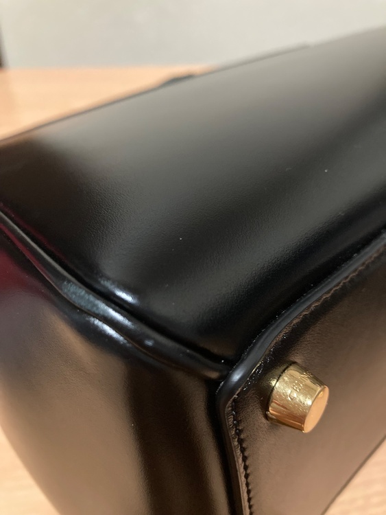 セーズミディアムブラック（ブランドバッグ）の商品画像 - 査定依頼日：2025年12月9日 - 最高査定価格：200,000円
