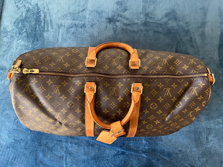 ルイ・ヴィトン モノグラム キーポル・バンドリエール55（ブランドバッグ）の商品画像 - 査定依頼日：2026年2月21日 - 最高査定価格：110,000円