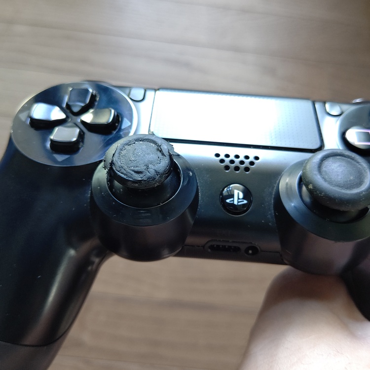 プレイステーション4本体 First Limited Pack(HDD 500G（ゲーム機本体・ゲームソフト）の商品画像 - 査定依頼日：2021年7月31日 - 最高査定価格：7,000円