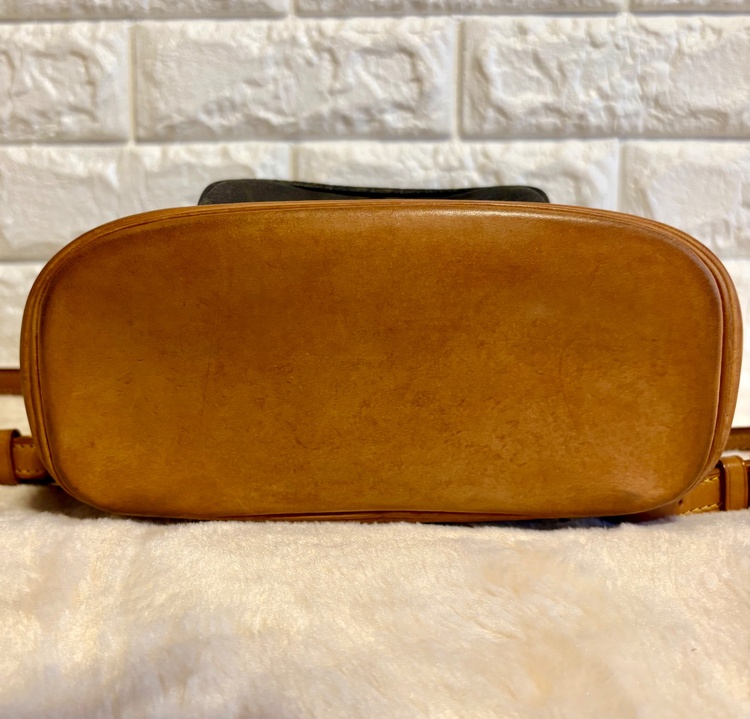 ルイヴィトン モンスリ ミニ モノグラム リュック SP0947（ブランドバッグ）の商品画像 - 査定依頼日：2026年4月8日 - 最高査定価格：100,000円