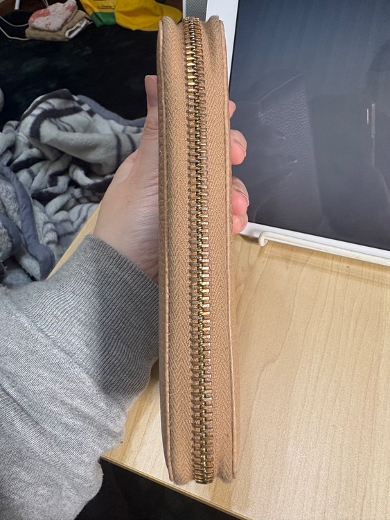 GUCCI 財布　二つ折り（ブランド財布・小物）の商品画像 - 査定依頼日：2025年10月26日 - 最高査定価格：3,000円