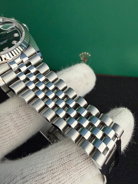 ROLEX DATEJUST36 黒文字盤 10Pダイヤ（高級時計）の商品画像 - 査定依頼日：2026年3月15日 - 最高査定価格：2,265,000円