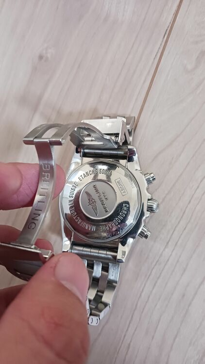 ブライトリング クロノマット A016C89KBD（高級時計）の商品画像 - 査定依頼日：2025年9月10日 - 最高査定価格：500,000円