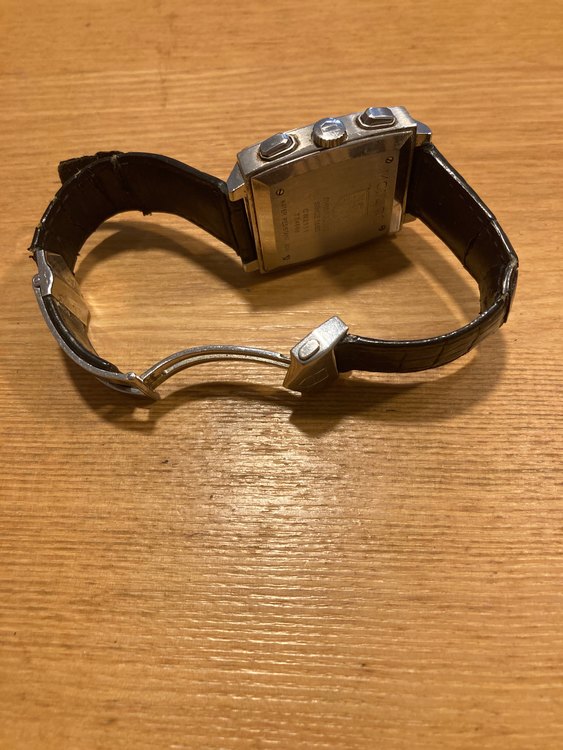 タグホイヤーモナコCW2111（高級時計）の商品画像 - 査定依頼日：2023年8月19日 - 最高査定価格：230,000円