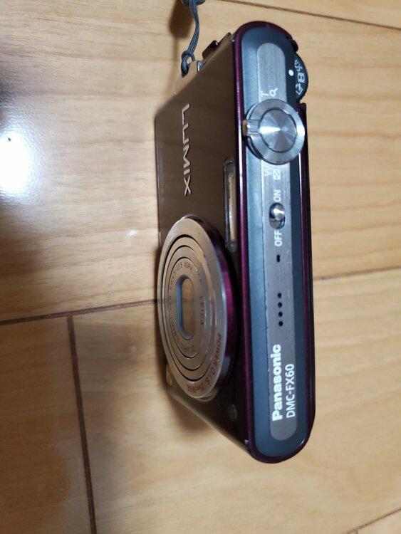 LUMIX　DMCFX60バイオレット（カメラ）の商品画像 - 査定依頼日：2026年4月18日 - 最高査定価格：1,500円