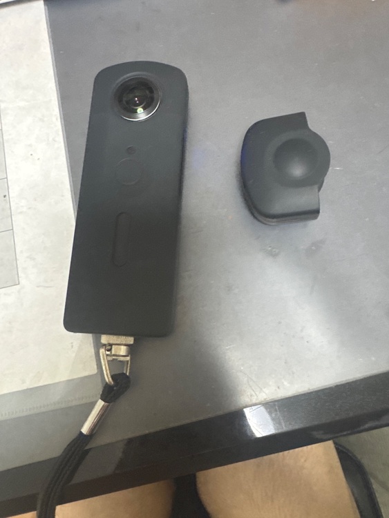 RICOH THETA S（カメラ）の商品画像 - 査定依頼日：2026年7月29日 - 最高査定価格：4,100円