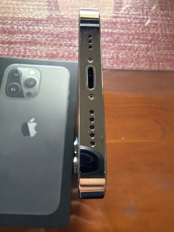 iPhone 13 Pro 256GB docomo（スマホ）の商品画像 - 査定依頼日：2026年4月5日 - 最高査定価格：49,000円