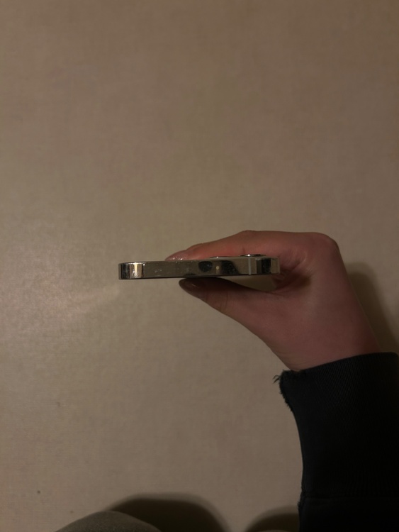 iPhone 12 Pro 128GB au（スマホ）の商品画像 - 査定依頼日：2026年3月9日 - 最高査定価格：28,000円