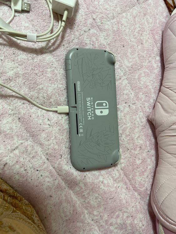 Nintendo Switch Lite本体 ザシアン・ザマゼンタ（ゲーム機本体・ゲームソフト）の商品画像 - 査定依頼日：2023年5月19日 - 最高査定価格：11,000円