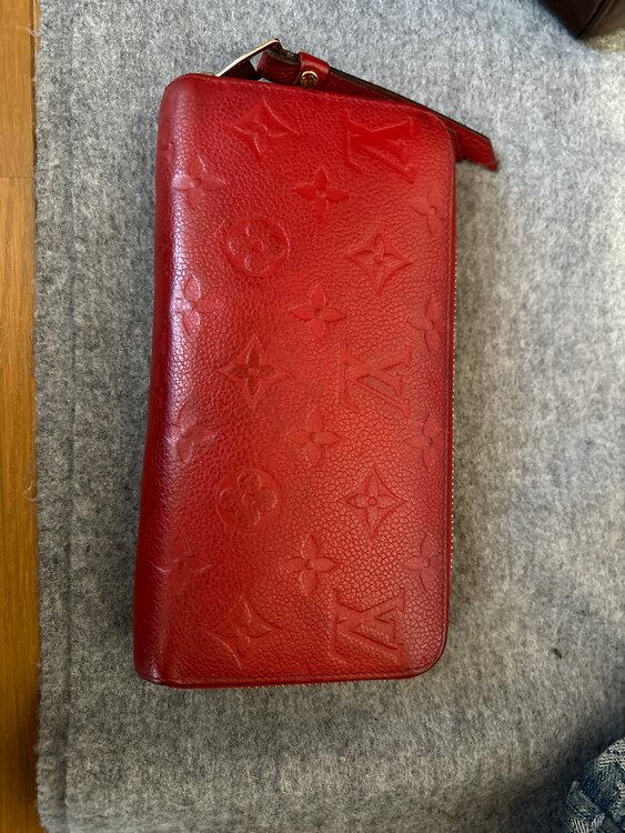 アンプラントジッピーウォレット （ブランドバッグ）の商品画像 - 査定依頼日：2025年2月19日 - 最高査定価格：30,000円