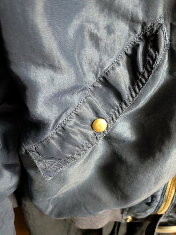 l2aフライトジャケット（古着・ファッション）の商品画像 - 査定依頼日：2026年3月15日 - 最高査定価格：100,000円