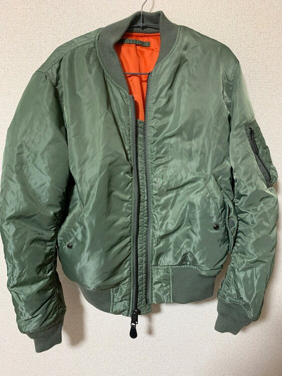 AVIREX MA-1（古着・ファッション）の商品画像 - 査定依頼日：2025年4月13日 - 最高査定価格：3,000円