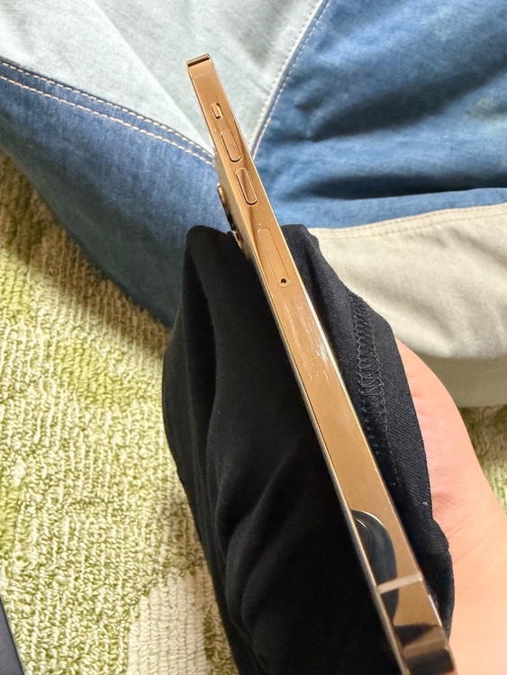 MLJ63J/A（スマホ）の商品画像 - 査定依頼日：2025年10月18日 - 最高査定価格：71,000円