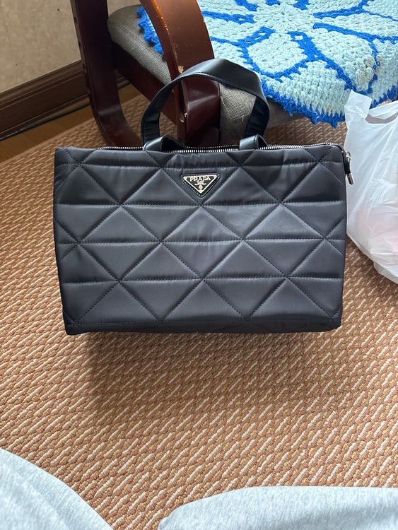 プラダ  （ブランドバッグ）の商品画像 - 査定依頼日：2025年11月9日 - 最高査定価格：200,000円