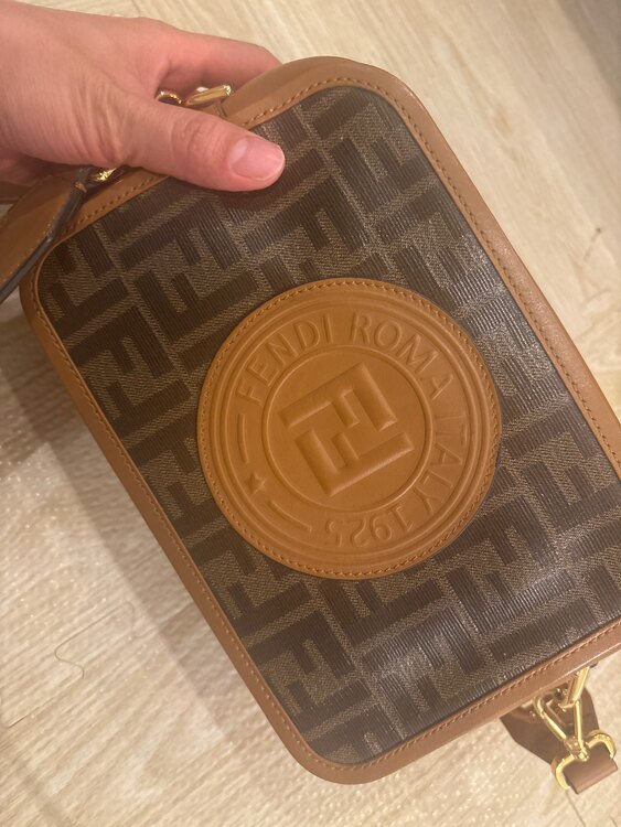 フェンディ  （ブランドバッグ）の商品画像 - 査定依頼日：2025年2月15日 - 最高査定価格：120,000円