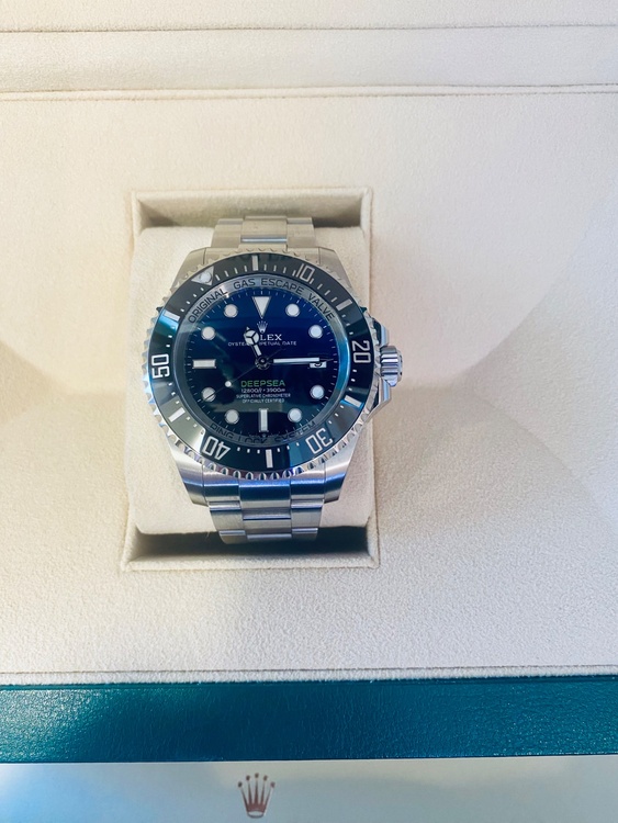 ディープシー136660（高級時計）の商品画像 - 査定依頼日：2026年1月24日 - 最高査定価格：2,350,000円