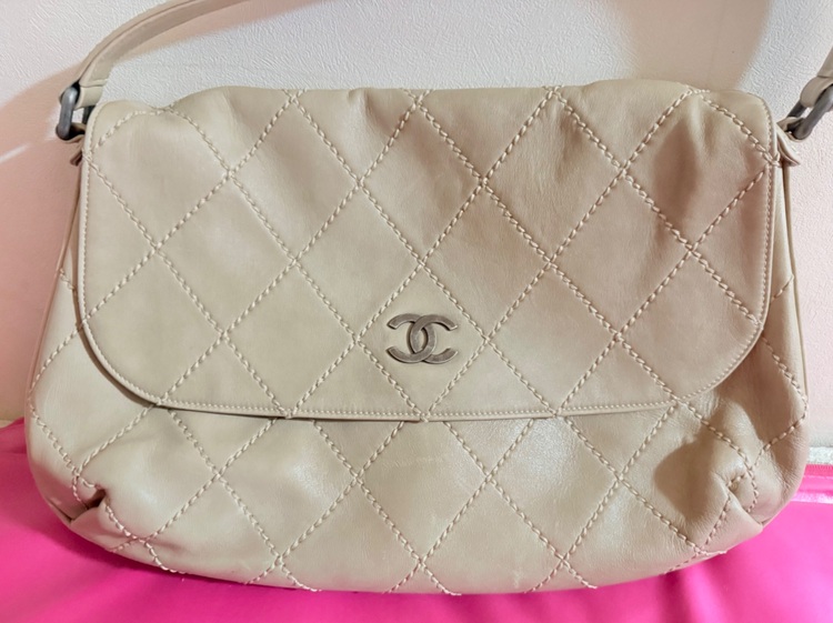 CHANELマトラッセベージュショルダーバッグ（ブランドバッグ）の商品画像 - 査定依頼日：2025年8月25日 - 最高査定価格：80,000円