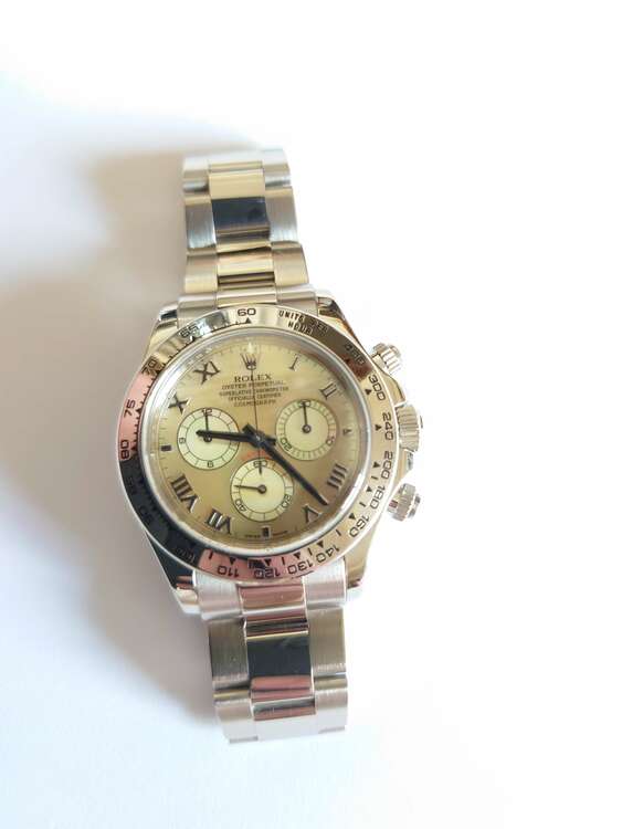 ロレックス デイトナ （高級時計）の商品画像 - 査定依頼日：2024年12月22日 - 最高査定価格：6,000,000円