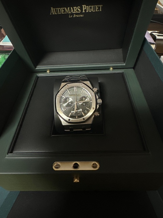 オーデマピゲ ロイヤルオーク 26240ST 文字盤緑　4日前こうにゅ（高級時計）の商品画像 - 査定依頼日：2025年6月16日 - 最高査定価格：7,800,000円