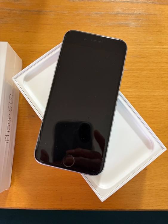 iPhone6s（スマホ）の商品画像 - 査定依頼日：2026年5月23日 - 最高査定価格：1,100円