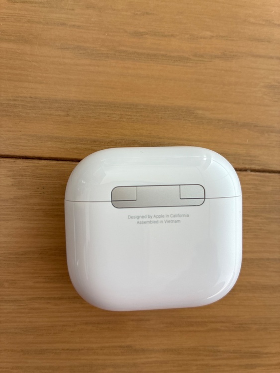 エアポッツ4（オーディオ・スピーカー）の商品画像 - 査定依頼日：2026年1月29日 - 最高査定価格：100,000円